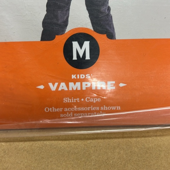 Vampire dress up Halloween costume - Picture 3 of 7